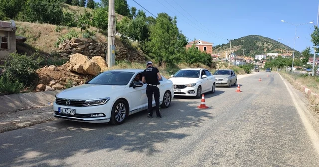 Çelikhan da emniyet ekipleri bayram uygulaması yaptı Adıyaman Haberleri