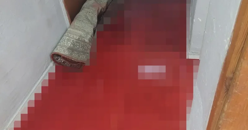 Gaziosmanpaşa da kanalizasyondan gelen kurban kanı 2 daireyi bastı