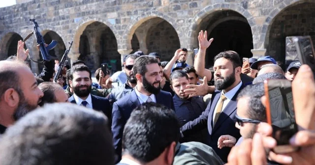 İlk kez Kurban Bayramı nı özgürce yaşayan Suriyelilerden Ahmed Şara ya yoğun ilgi VİDEO İZLE