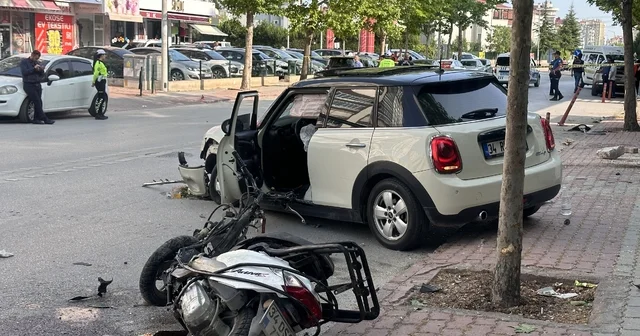 Konya da kaza yapan otomobilin kontrolden çıkarak çarptığı motokurye hayatını kaybetti Konya Haberleri