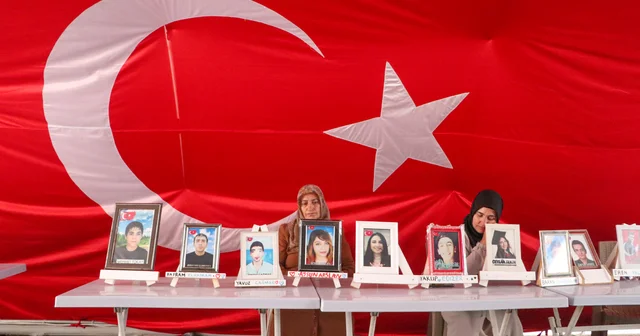 Diyarbakır anneleri Kurban Bayramı nda da evlatları için nöbette Diyarbakır Haberleri