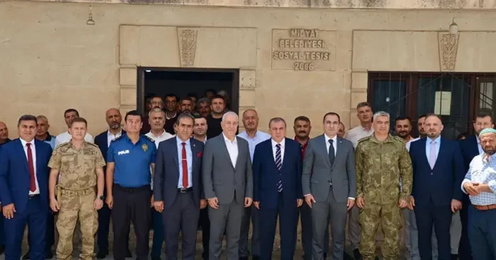 Midyat ta farklı dine mensup vatandaşlar bayramlaşma programında buluştu