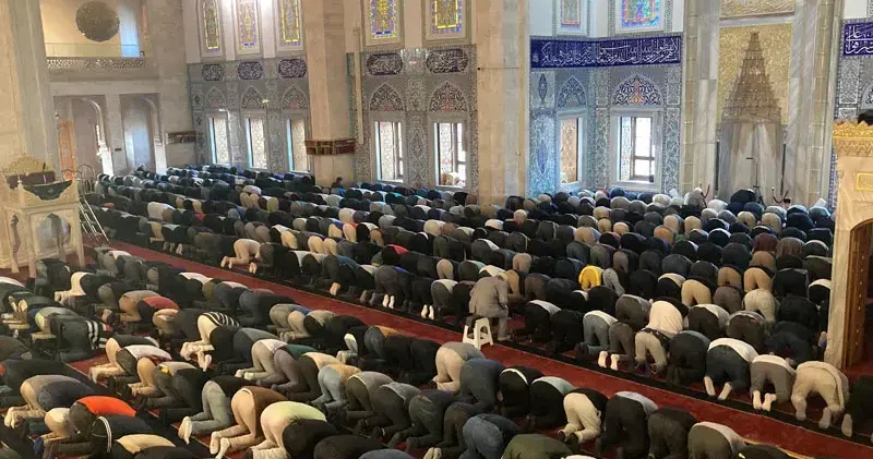 Kocatepe de bayram namazı kılındı