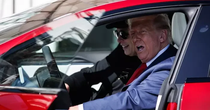 Trump ile Elon Musk kavgası büyüyor! Tesla sını da satacak! Aklını kaçırdı, zavallı adamın bir sorunu var