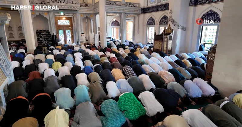 Japonya’da Kurban Bayramı namazı, yoğun katılım nedeniyle 3 kez kılındı