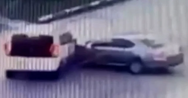 Amasya da 5 kişinin yaralandığı trafik kazası güvenlik kamerasında VİDEO İZLE