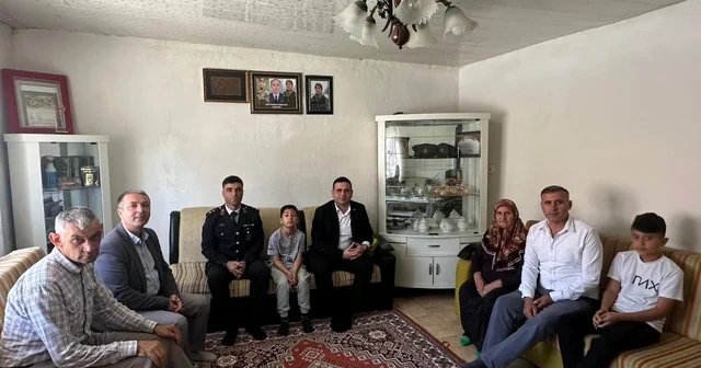 Ladik Kaymakam Vekili Özbalta dan gazi, şehit aileleri ile huzurevine bayram ziyareti Samsun Haberleri