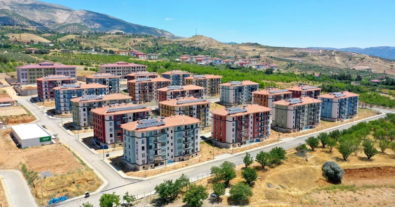 Depremzedeler bayramı yeni yuvalarında karşıladı