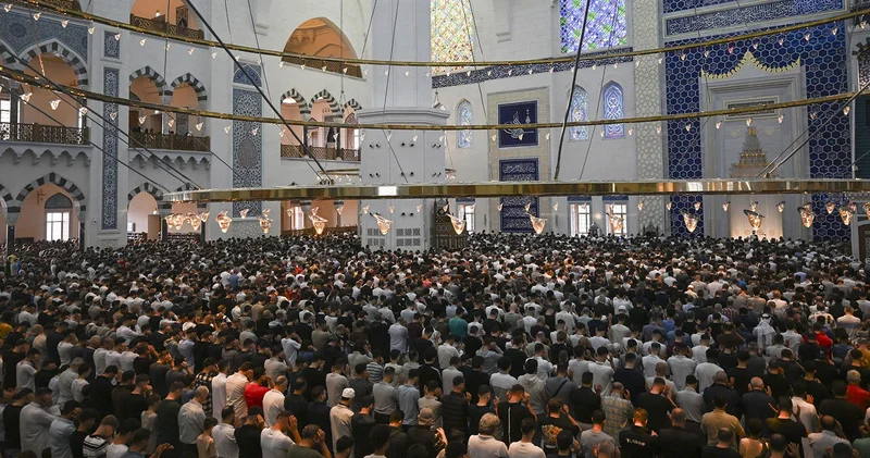 Siyasilerden bayram mesajı!