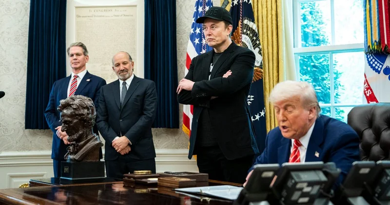 Musk, Trump ın azledilmesi çağrısı yaptı