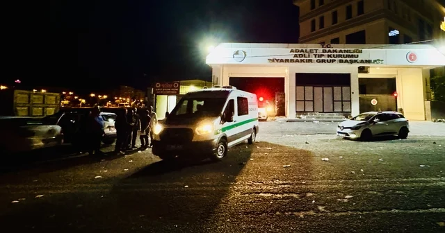 Diyarbakır da apartmanda çıkan yangında ölen anne ve 3 çocuğunun cenazesi defnedildi Diyarbakır Haberleri