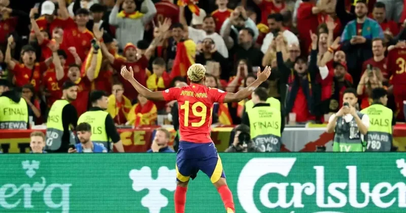 İspanya Finale Yükseldi