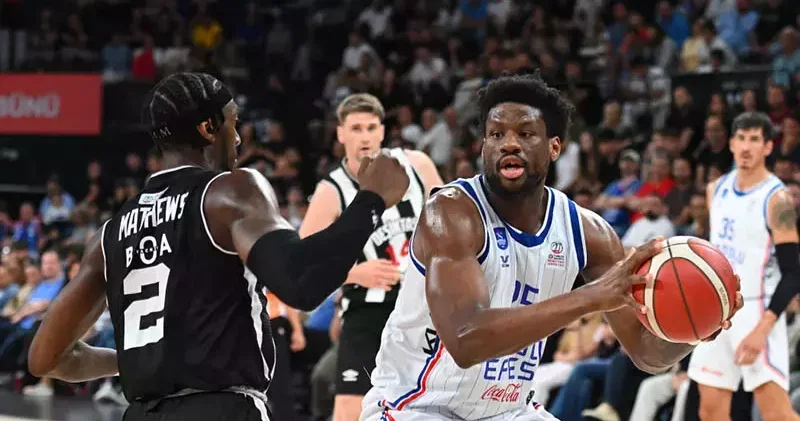 Anadolu Efes te, Oturu da gitti