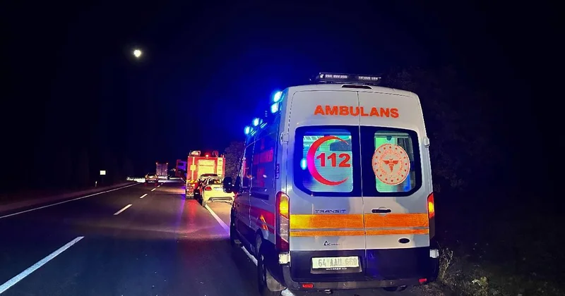 Uşak ta şarampole devrilen otomobildeki 1 kişi hayatını kaybetti, 2 kişi yaralandı