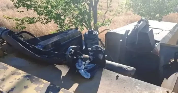 Emet’te biçerdöverdeki yangını köylüler su tankeriyle söndürdü