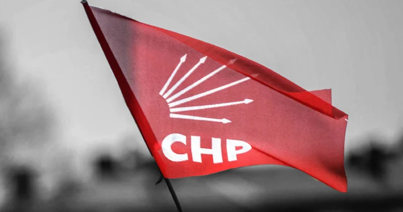 Eski milletvekili Cihaner, belediye operasyonlarını değerlendirdi: Açık bir darbe pratiği olduğunu görüp radikal adımlar atmaktan geri durmamak gerek