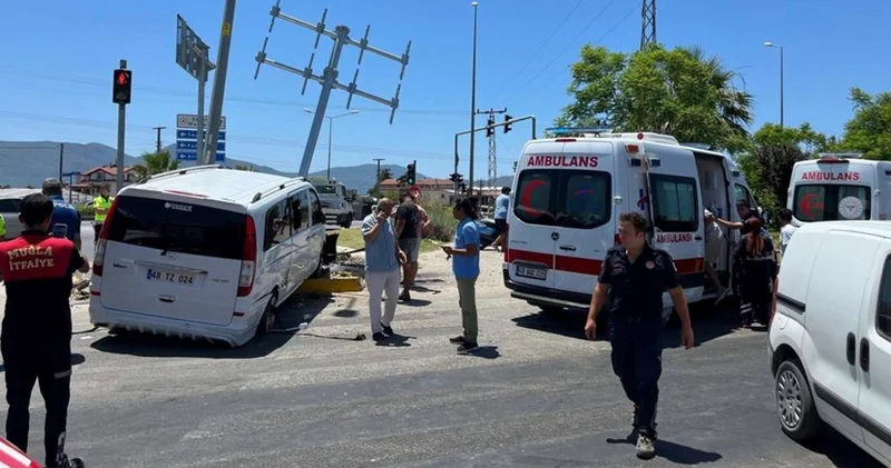 Fethiye de korkunç kaza: 12 kişi yaralandı!