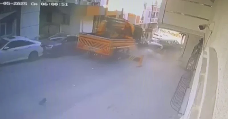 Başakşehir de kayan vinç, 23 araca çarpmıştı... Yeni görüntüler ortaya çıktı