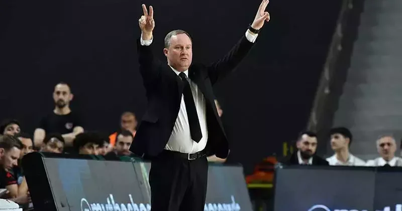 Manisa Basket in antrenörüne Fenerbahçe talip