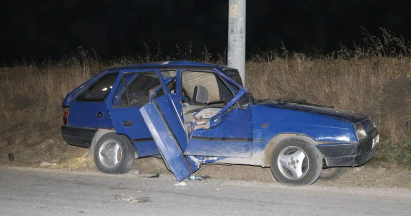Direğe çarpan otomobildeki 4 kişi yaralandı Güncel haberler