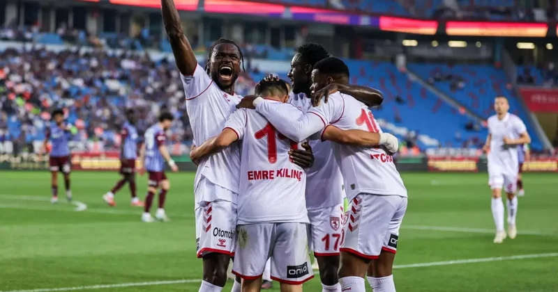 Süper Lig ekibi 3 kupalı genç yıldızı renklerine bağladı: 60. yıl hediyesi