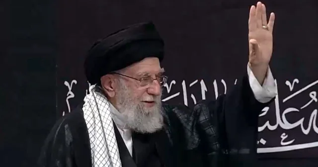 Hamaney İsrail tehditlerinin ardından 7 gün sonra ilk kez halka karıştı VİDEO İZLE
