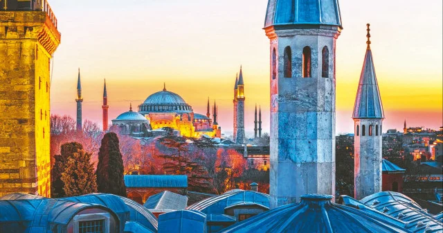 Ayasofya’da ışık, gölge ve talihle baş başa Yeni Şafak Pazar Eki Haberleri