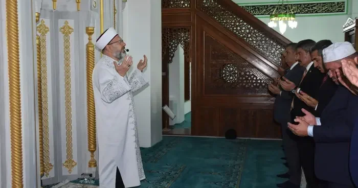 Diyanet İşleri Başkanı Erbaş Şırnak ta, orman yangınlarının sona ermesi için dua etti