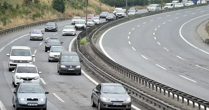 Yola çıkmayı düşünen sürücüler dikkat! Kara yollarında son durum: Ankara İstanbul istikameti belli saatlerde trafiğe kapalı! Hangi yollar kapalı?