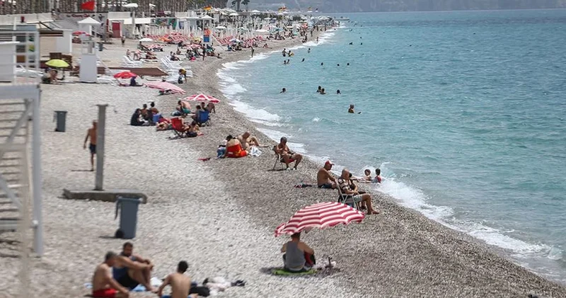 Akdeniz yanıyor! Antalya da deniz suyu sıcaklığı 30 derecelere dayandı