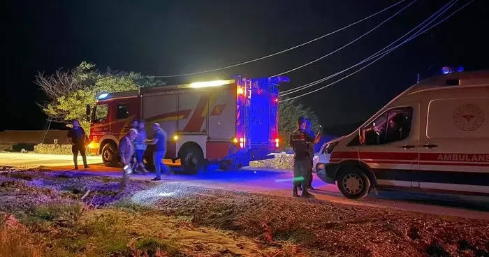 Ankara’da tır elektrik tellerine takıldı, trafo patladı