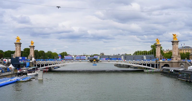 Seine Nehri halka açıldı: Paris in ünlü nehrinde artık yüzülebilecek
