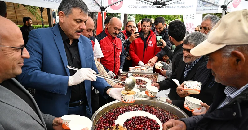 Vali Çiftçi den vatandaşlara aşure ikramı