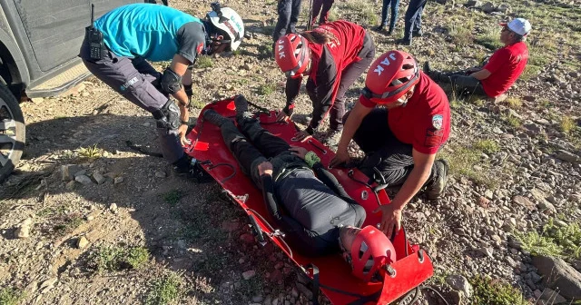 Erciyes’te mahsur kalan dağcılar kurtarıldı: Jandarma sedyeye kadar sırtında taşıdı VİDEO İZLE