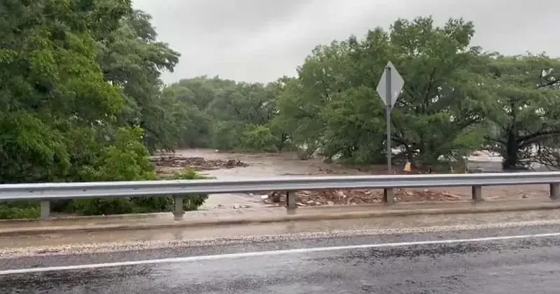 Texas ta sel: 43 ölü