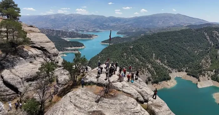Kahramanmaraş ta Güredil Kalesi göz dolduruyor
