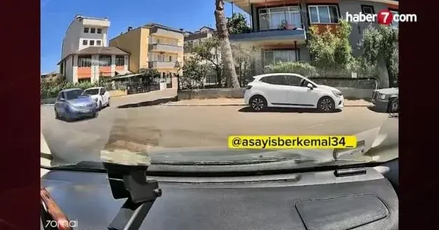 Kocaeli de akılalmaz kaza! İki otomobil çarpıştı olan bisikletli çocuğa oldu...