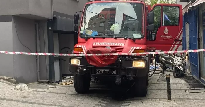 Şişli’deki korkutan yangın! Kozmetik dükkanını alevler sardı, yangında 3 kişi dumandan etkilendi