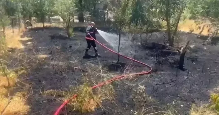 Elazığ da bahçe yangını