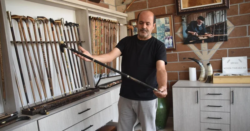 Bitlisli usta, Malazgirt Zaferi nin yıl dönümüne özel bastonlar tasarladı
