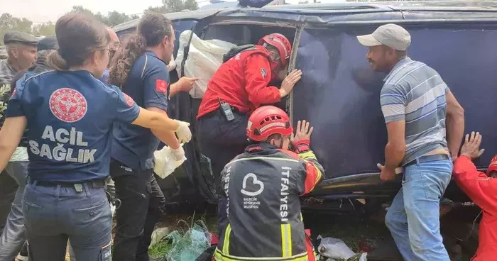 Havran’da sıkışmalı trafik kazası: Sürücü kurtarıldı