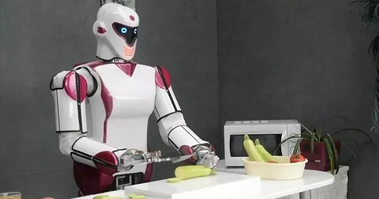 İlk insansı robot! Tek beyin çoklu form sistemine sahip