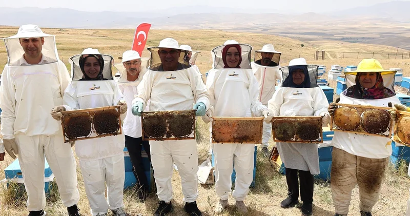 Ağrı nın kadınları bal işine el attı