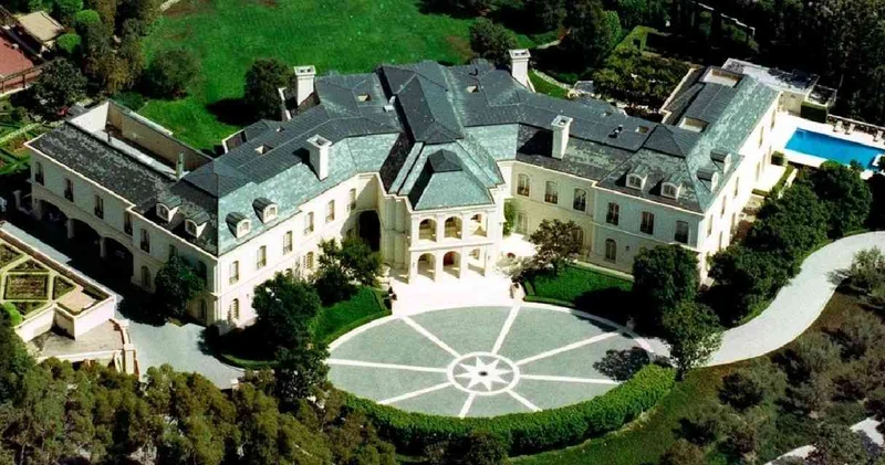 İşte bu da emekli: 100 odalı evi 110 milyon dolara aldı