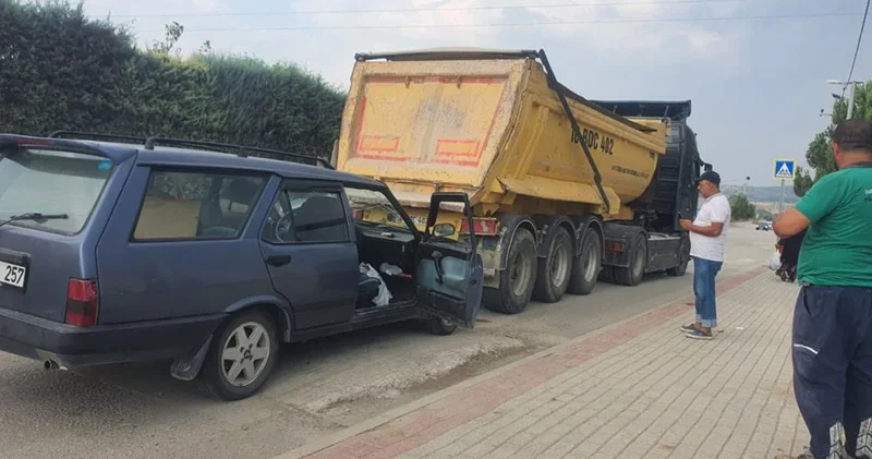 Bursa da kontrolden çıkan araç kamyona çarptı: Çok sayıda yaralı var