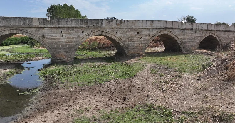Kuraklık Tunca Nehri ni de vurdu, su akmıyor