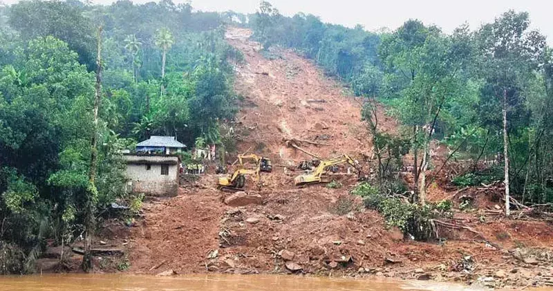 Hindistan da heyelan: 100 kişi kayıp