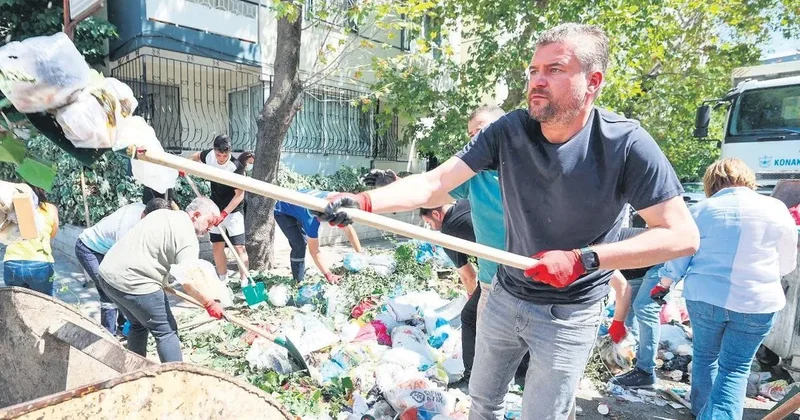 İş bırakanları kovdu, çöplerle şov yaptı