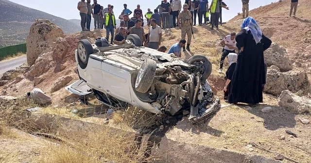 Şarampole devrilen hafif ticari araçtaki 7 kişi yaralandı Siirt Haberleri