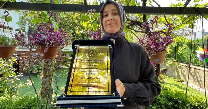 Ertelediği hayalini gerçekleştirdi: 30 yıl sonra başladığı üniversiteyi birincilikle bitirdi